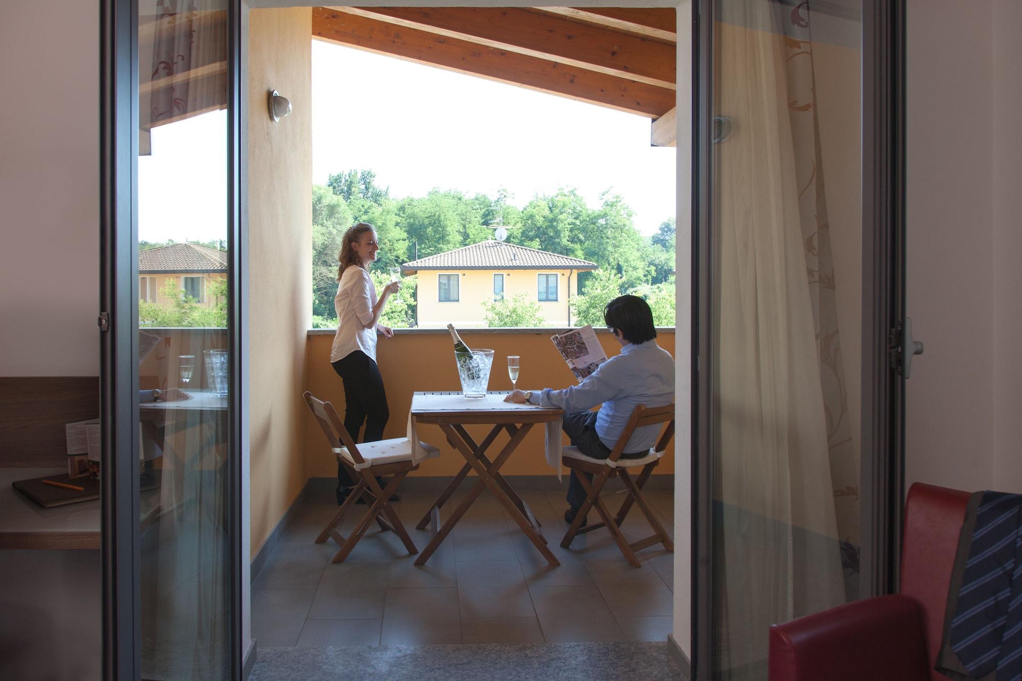 Apartamento Residenza Del Parco Vigevano Exterior foto